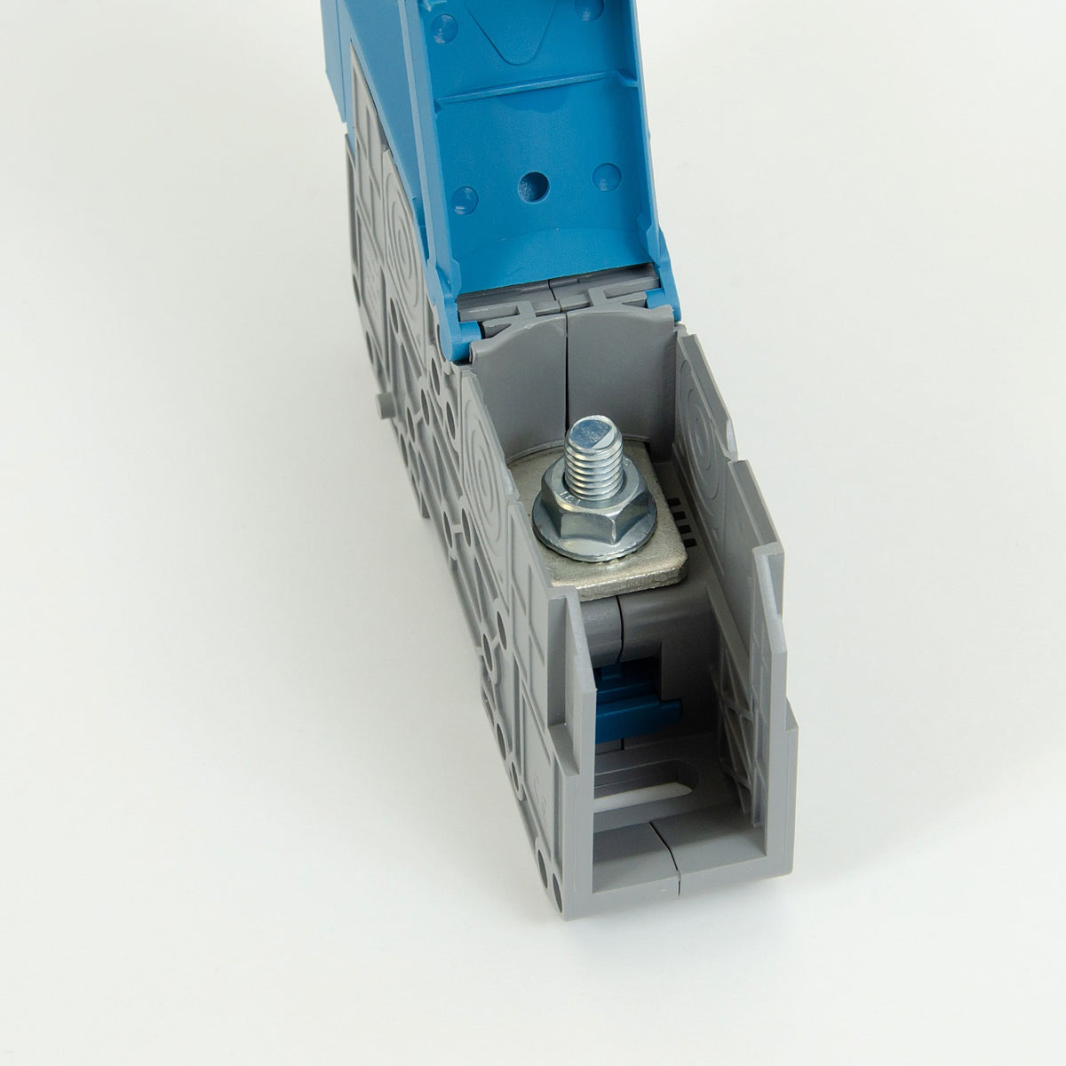 ONKA 70mm2 M8 screw terminal connector with protective cap, blue, 1030048